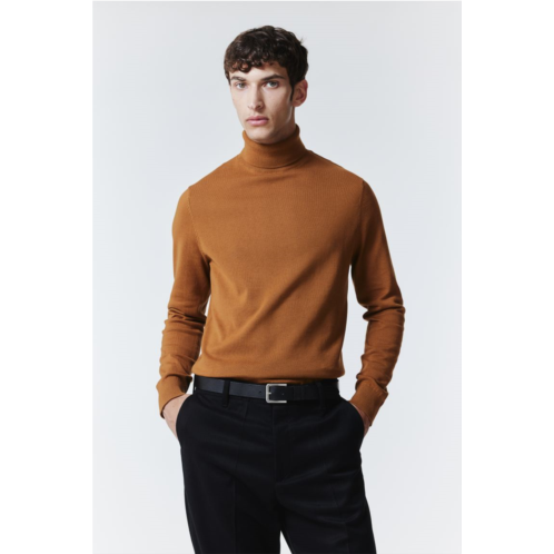 H&M Slim Fit Fine-knit Turtleneck Sweater