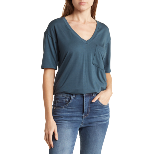 GO COUTURE Deep V-Neck Boyfriend Tee