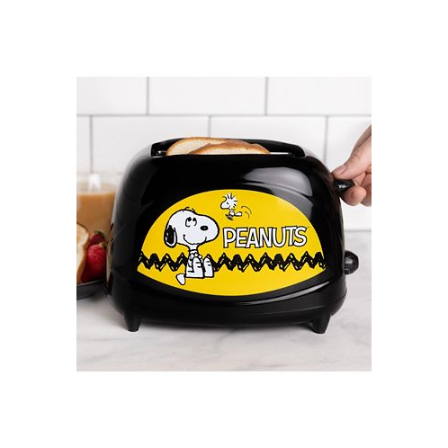 Uncanny Brands Peanuts Snoopy Two-Slice Toaster - Toasts Your Favorite Beagle On Your Toast