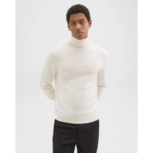 Theory Hilles Turtleneck Sweater in Cashmere