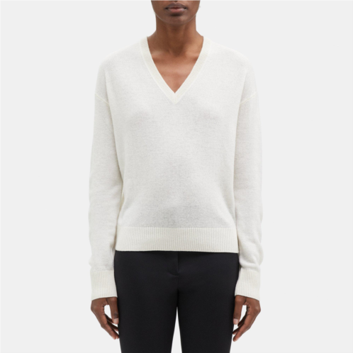 Theory V-Neck Sweater in Cashmere