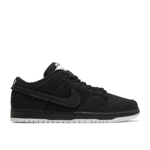 Nike Gnarhunters x Dunk Low SB Black