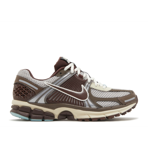 Nike Wmns Zoom Vomero 5 Earth Fossil