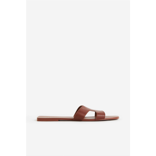 H&M Slides