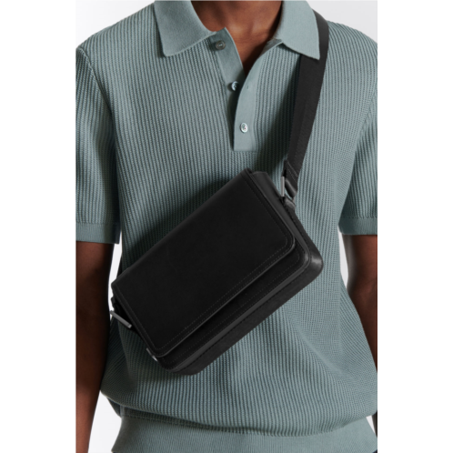Cos STRUCTURED CROSSBODY - LEATHER