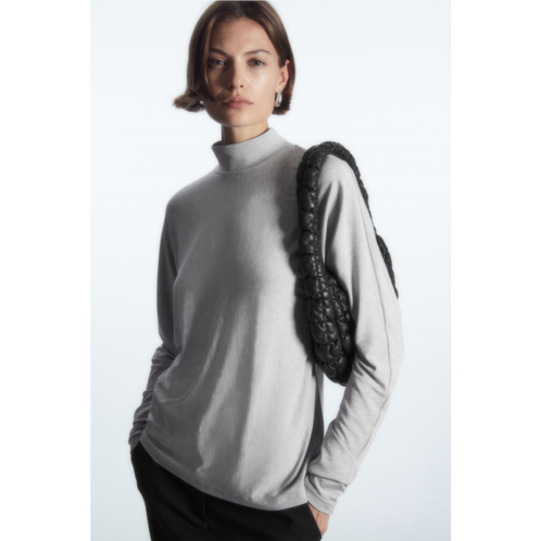 Cos RELAXED LONG-SLEEVED ROLL-NECK TOP