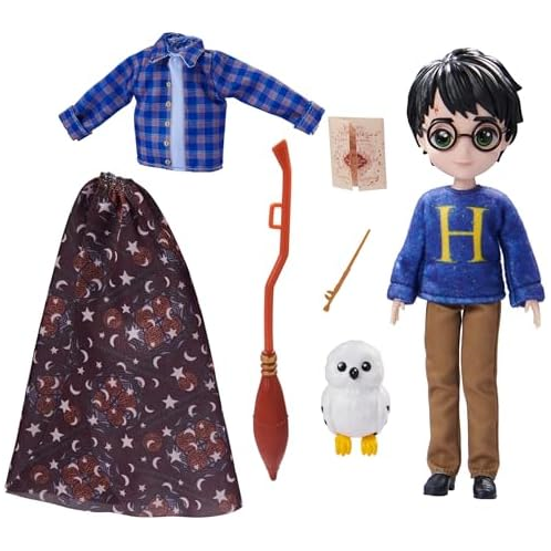 Wizarding World Harry Potter, 8-inch Harry Potter Doll Gift Set with Invisibility Cloak and 5 Doll Accessories, Kids Toys for Ages 6 and up