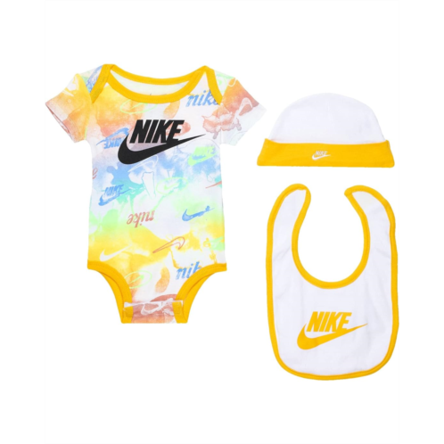 Nike Kids Bodysuit, Hat and Bib Set (Infant/Toddler/Little Kids)