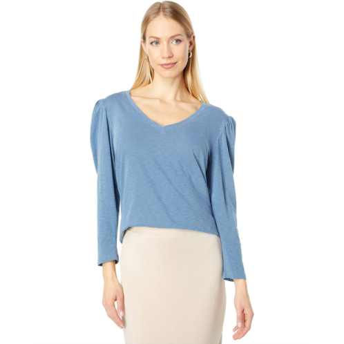 SUNDRY Puff Sleeve V-Neck Top in Pima Cotton