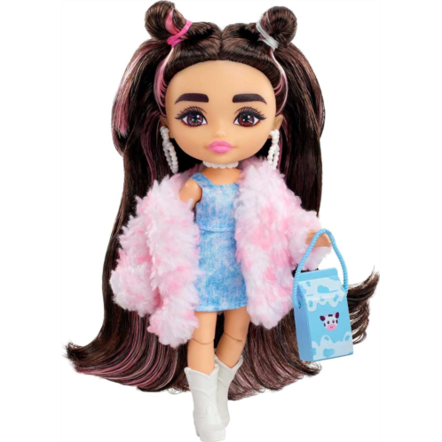 Barbie Extra Minis Doll & Accessories with Brunette Hair & Brown Eyes, Toy Pieces Include a Pink Faux Fur Coat & Purse
