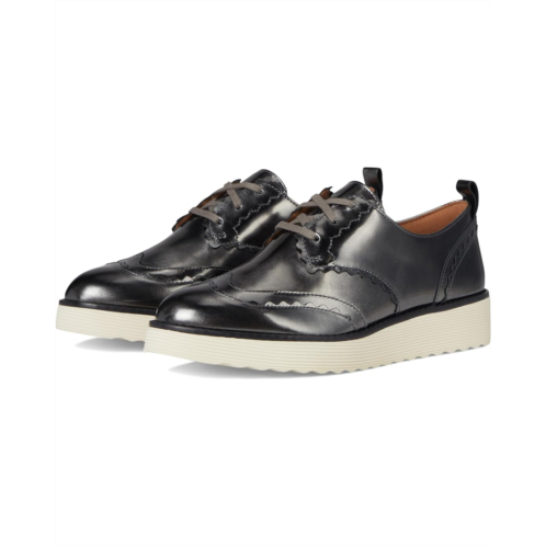 Johnston & Murphy Mitzi Scalloped Oxford