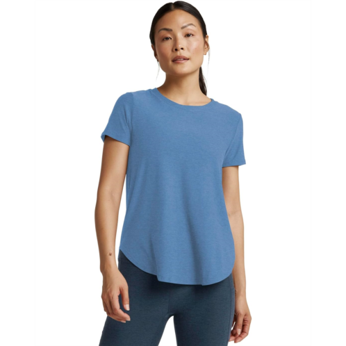 Womens Beyond Yoga Featherweight On The Down Low Tee