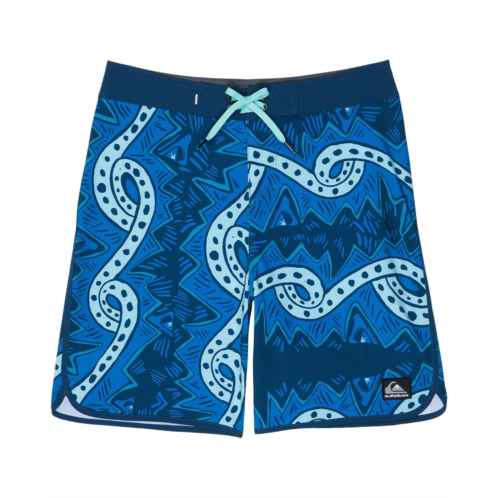 Quiksilver Kids Surfsilk Scallop 17 Boardshorts (Big Kids)