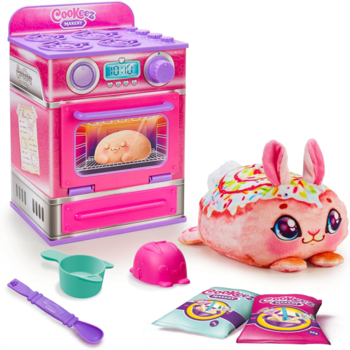 Cookeez Makery Cinnamon Treatz Oven. Mix & Make a Plush Best Friend! Place Your Dough in The Oven and Be Amazed When A Warm, Scented, Interactive, Friend Comes Out! Which Will You Make