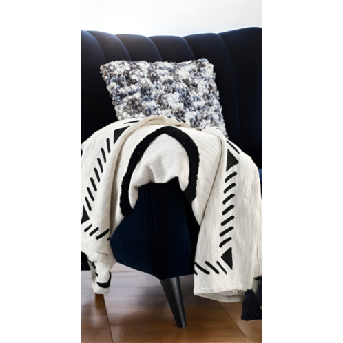 Homezia 50 x 60 black and white woven cotton geometric throw blanket with tassels