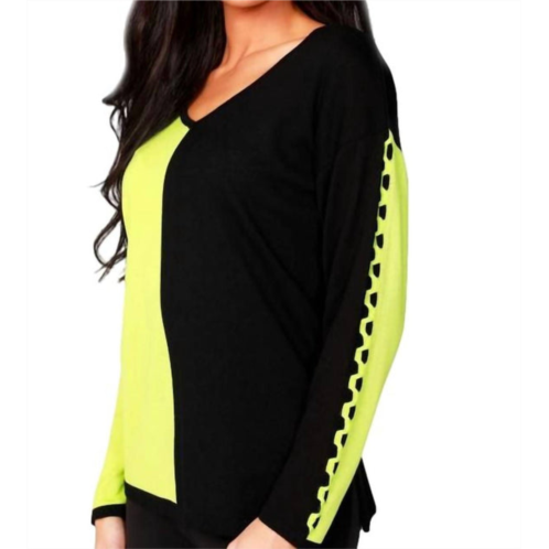 ANGEL color block v-neck with detail sleeve in black/kiwi