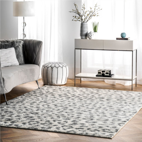 NuLOOM leopard print area rug