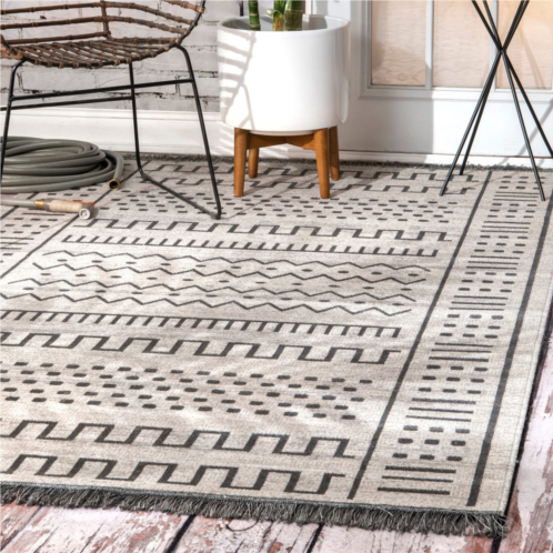 NuLOOM outdoor tribal cora area rug