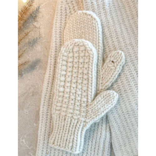 Archive Knitwear the hoxton mittens in ivory