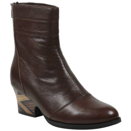 womens joosa boot in chocolate lamb