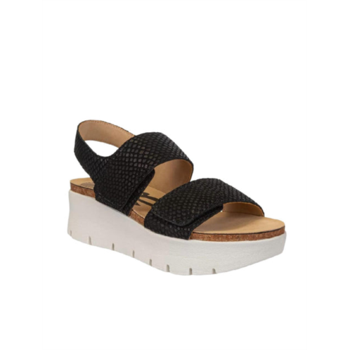 OTBT montaneplatform sandal in black