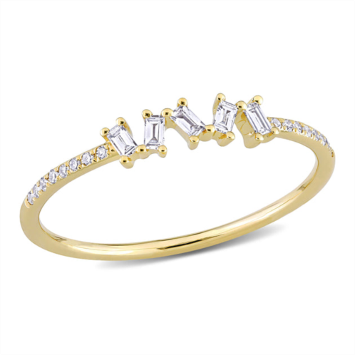 Mimi & Max 1/6ct tw baguette & round diamond ring in 14k yellow gold