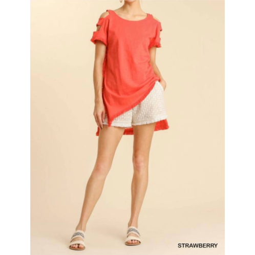 Umgee short sleeve high low tunic top with fringed hems in strawberry