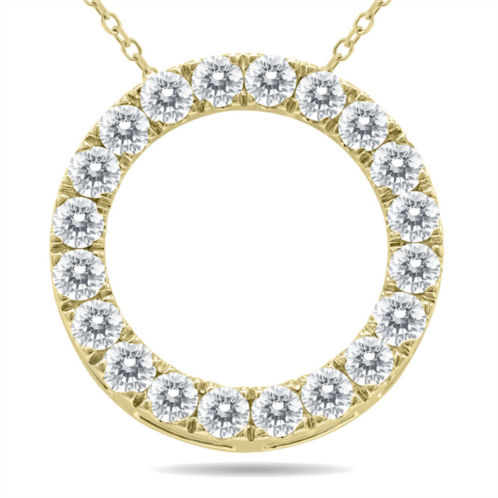 SSELECTS 1 1/2 carat tw diamond circle pendant in 10k