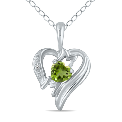 SSELECTS peridot and diamond heart mom pendant in 10k