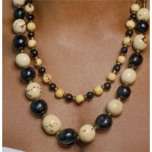 Tagua Jewelry coquito necklace in black/beige