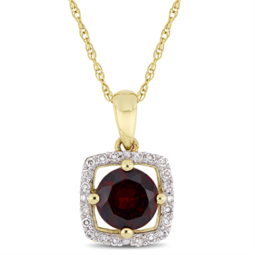 Mimi & Max 1 ct tgw garnet and 1/10 ct tw diamond halo square drop pendant with chain in 10k yellow gold