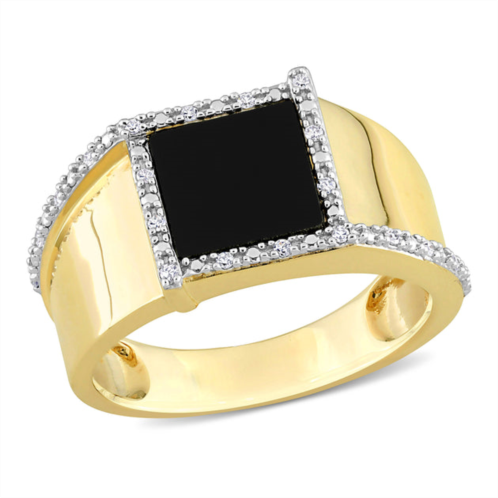 Mimi & Max 6ct tgw square black onyx and 1/10ct tdw diamond mens ring in 10k yellow gold