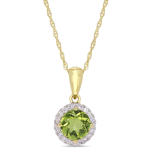 Mimi & Max 7/8ct tgw peridot and 1/10ct tdw diamond halo pendant with chain in 10k yellow gold
