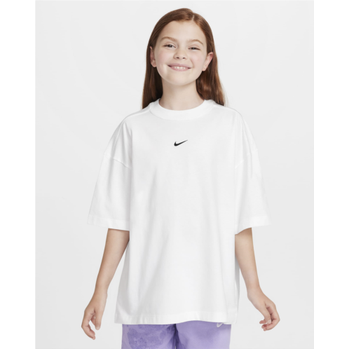 Nike Sportswear Big Kids (Girls) Oversized T-Shirt