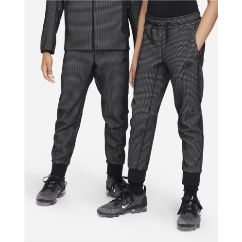 Nike Sportswear Tech Fleece Big Kids (Boys) Winterized Pants