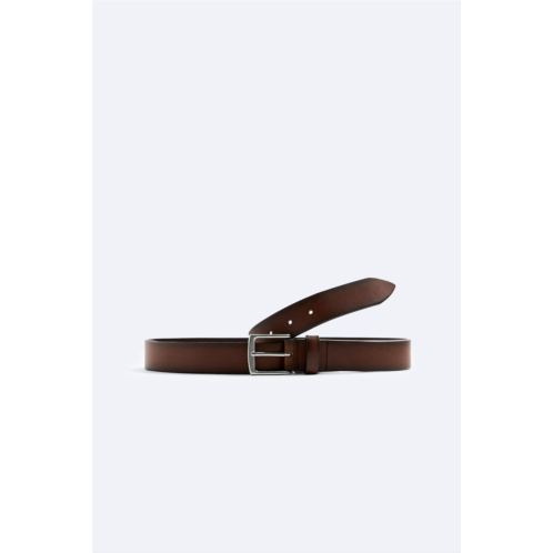Zara Leather belt. Metal buckle and loop closure.1.3 inches (3.2?cm)Origins special collection.