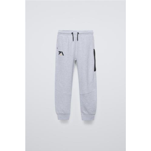 Zara SPORTY PANTS WITH TEXTURED DETAIL