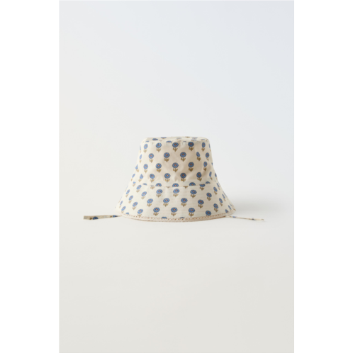 Zara REVERSIBLE CHECKERED FLORAL BUCKET HAT
