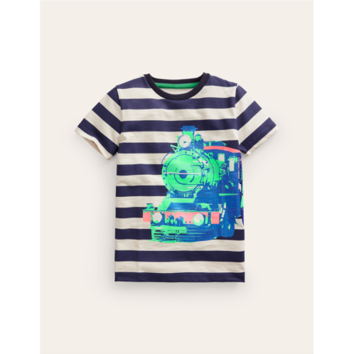 Boden Photographic T-shirt - College Navy/Ivory Train