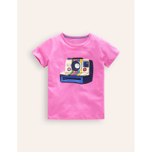 Boden Applique Zip Detail T-shirt - Strawberry Ice Polaroid