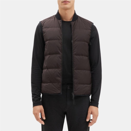 Theory Puffer Vest in City Poly