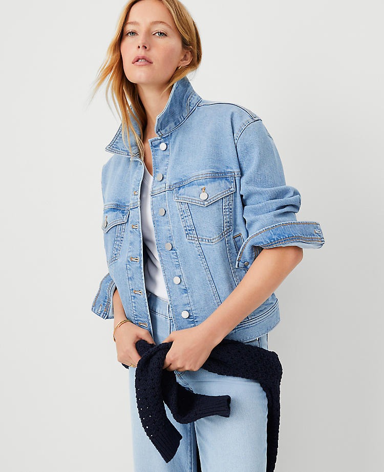 Anntaylor Petite AT Weekend Relaxed Denim Trucker Jacket in Light Vintage Wash
