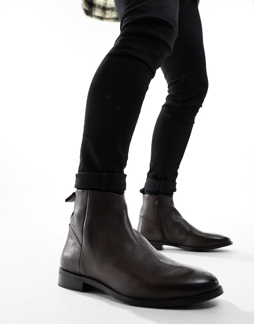 ASOS DESIGN Chelsea boots in brown leather
