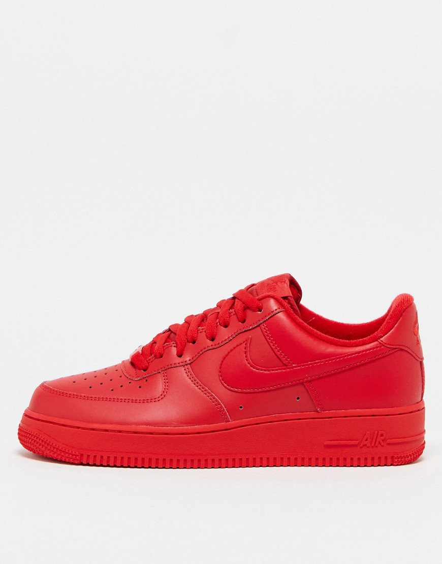 Nike Air Force 1 07 sneakers in red