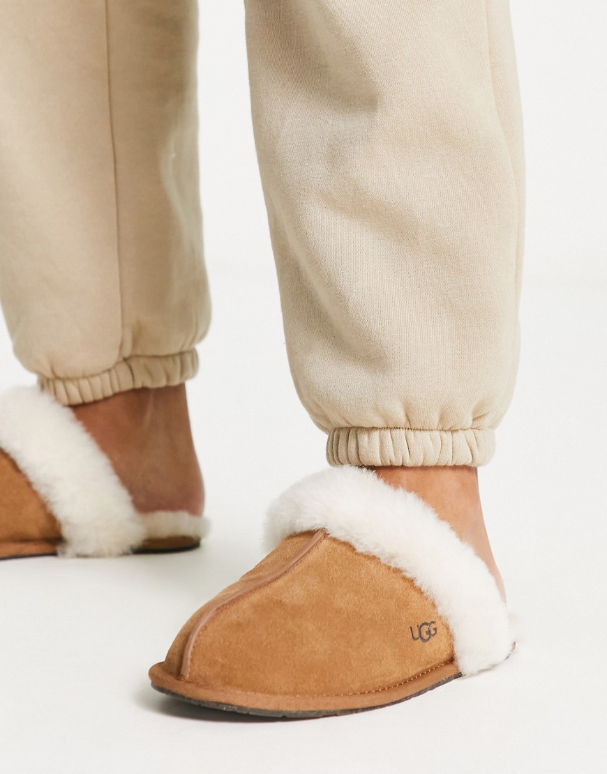 UGG Scuffette II slippers in chestnut