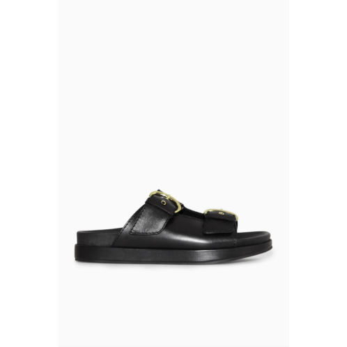 Cos CHUNKY BUCKLED LEATHER SLIDES