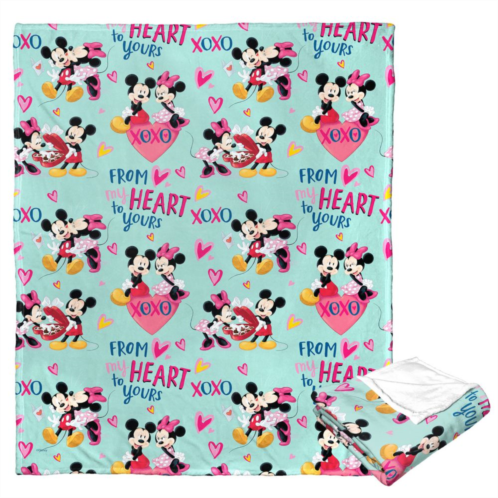 Disneys Mickey & Minnie Mouse Valentines Day Pattern Throw Blanket