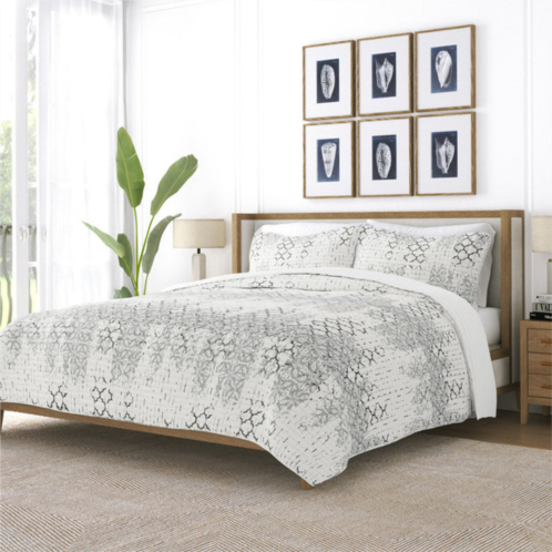 Ienjoy Home aztec inspired light gray reversible pattern quilt coverlet set ultra soft microfiber bedding