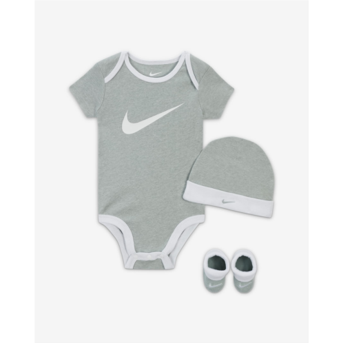 Nike Baby (0-6M) Bodysuit, Hat and Booties Box Set Baby (0-6M) Bodysuit, Hat and Booties Box Set