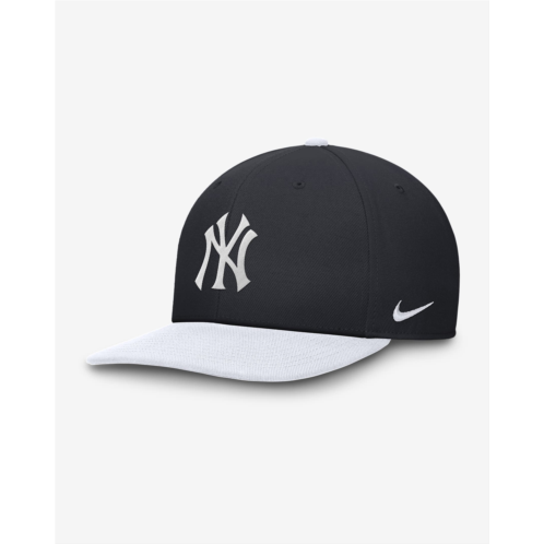New York Yankees Evergreen Pro Mens Nike Dri-FIT MLB Adjustable Hat